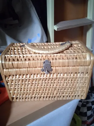 Bolso cofre mimbre vintage