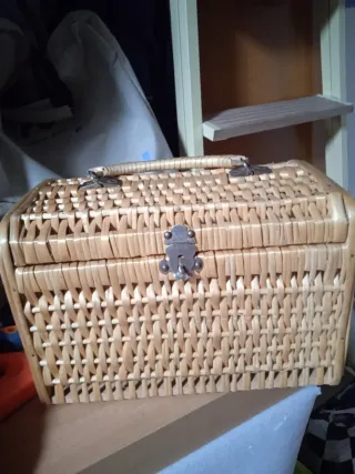 Bolso cofre mimbre vintage