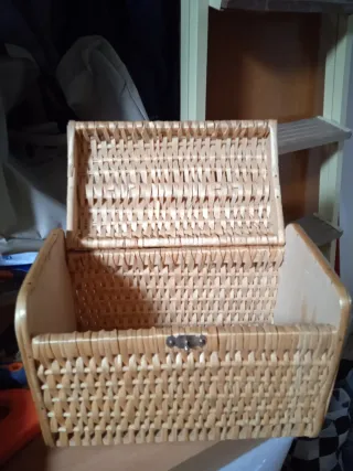 Bolso cofre mimbre vintage