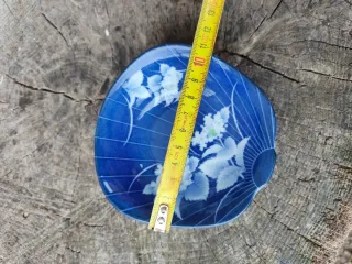 Piccola ciotola a ventaglio blu e bianca