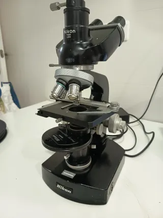 Microscopio Profesional Nikon