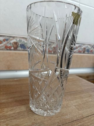 Jarrón de cristal tallado vintage