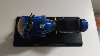 Moto BMW R1100RS. Maisto.