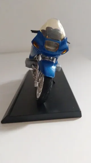 Moto BMW R1100RS. Maisto.