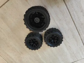 Ruedas coche radiocontrol a estrenar