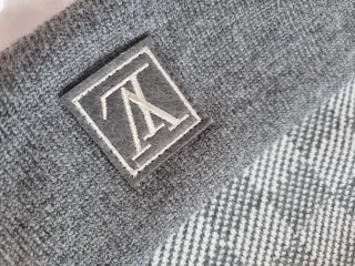 Gorro Louis Vuitton Gris