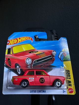 Hot Wheels Lotus Cortina Rojo mate