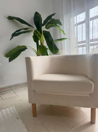 Sillón beige tela y madera