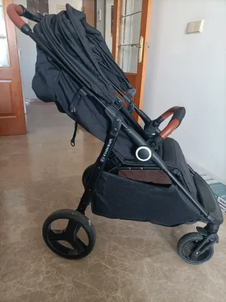 Silla de paseo negra kinderkraft Grande Plus