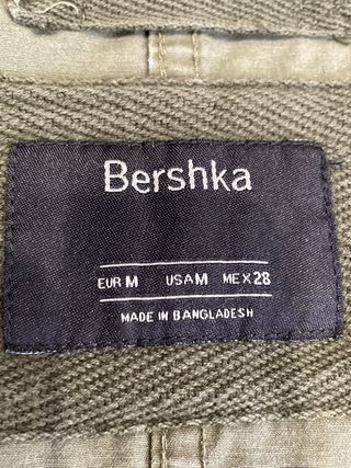 Parka fina verde BERSHKA