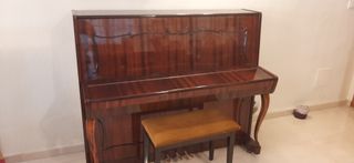 Piano Vladimir de Pared Vertical