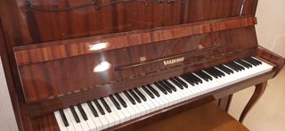 Piano Vladimir de Pared Vertical