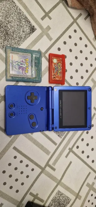 Game Boy Advance SP 101 Pokémon Cristal+Rojo Fuego