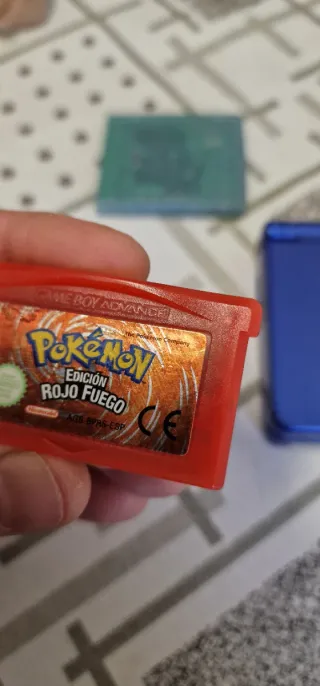 Game Boy Advance SP 101 Pokémon Cristal+Rojo Fuego