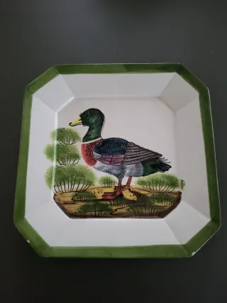 Piatto in ceramica con anatra