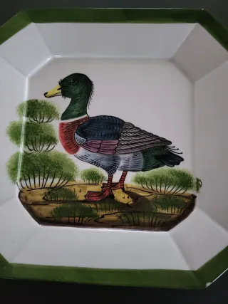 Piatto in ceramica con anatra