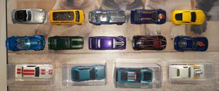 3 Coches Hot Wheels en Caja