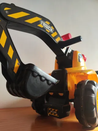 Retroexcavadora correpasillos infantil