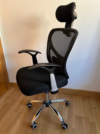 Silla de oficina ergonómica negra