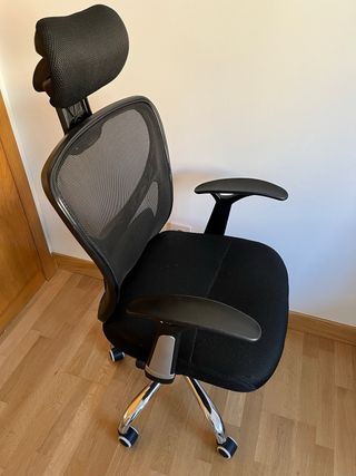 Silla de oficina ergonómica negra