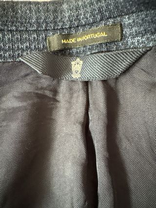 Americana de hombre azul y gris