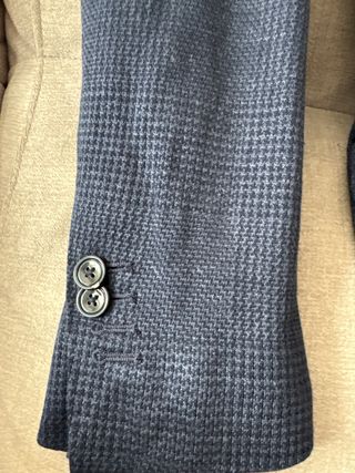 Americana de hombre azul y gris