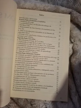 Om shree om : mente, cuerpo y espíritu. Yoga niños