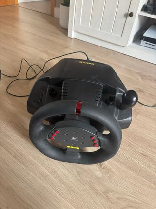 Volante Logitech Momo Racing PC PS2