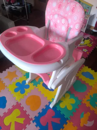 Trona infantil rosa con cojín