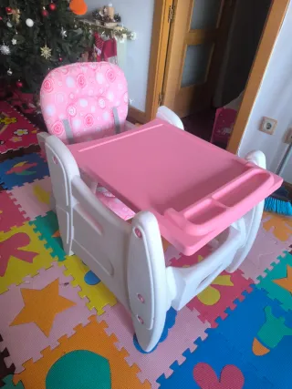 Trona infantil rosa con cojín