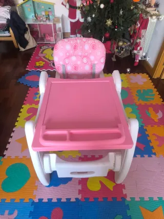 Trona infantil rosa con cojín