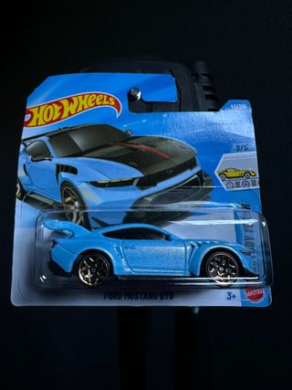 Hot Wheels Ford Mustang GTD Azul