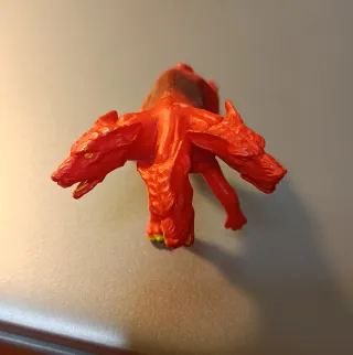 Lupo a tre teste rosso