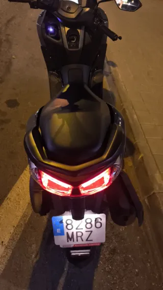 Yamaha nmax 2024 4500 km vendo o cambio