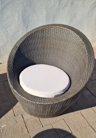 Conjunto terraza de ratán, 2 sillones y mesa