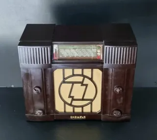 Radio Antigua ORA de 1939 excelente  funciona 220v