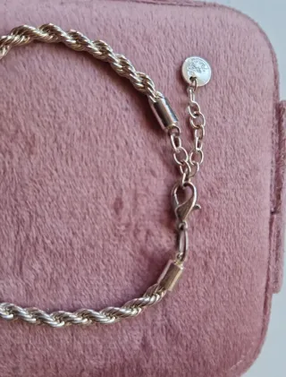 Pulsera eslabones con corazones entrelazados