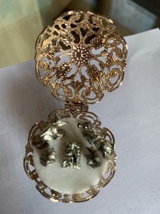 Pallina di Natale con Figure del Presepe in Metallo