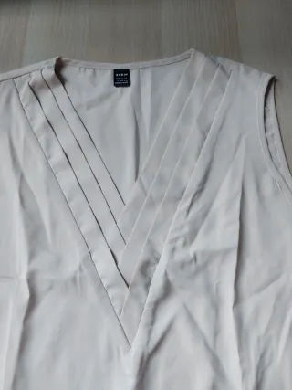 Blusa sin mangas beige