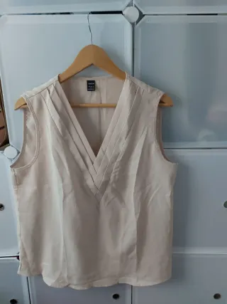 Blusa sin mangas beige