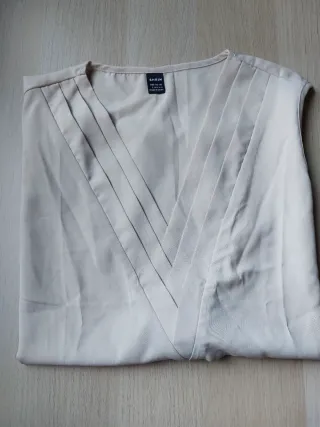 Blusa sin mangas beige