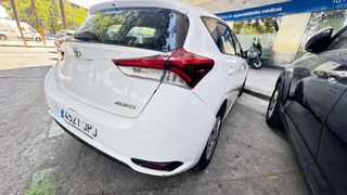 Toyota Auris 2016