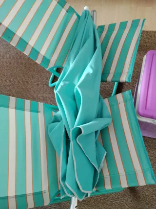 Kit Playa: 2 Sillas, Sombrilla y Nevera