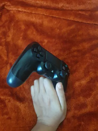 Mando PS4 Sony Negro¡urgente vender por 30€