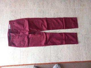 Pantalones chinos rojos hombre