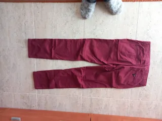 Pantalones chinos rojos hombre