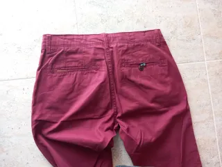 Pantalones chinos rojos hombre