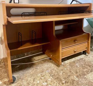 Escritorio vintage madera con bandeja