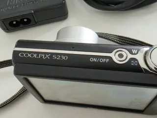 Cámara Nikon Coolpix S230 10MP Táctil + Cargador