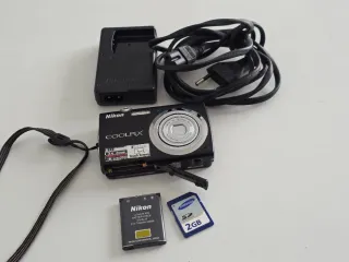 Cámara Nikon Coolpix S230 10MP Táctil + Cargador